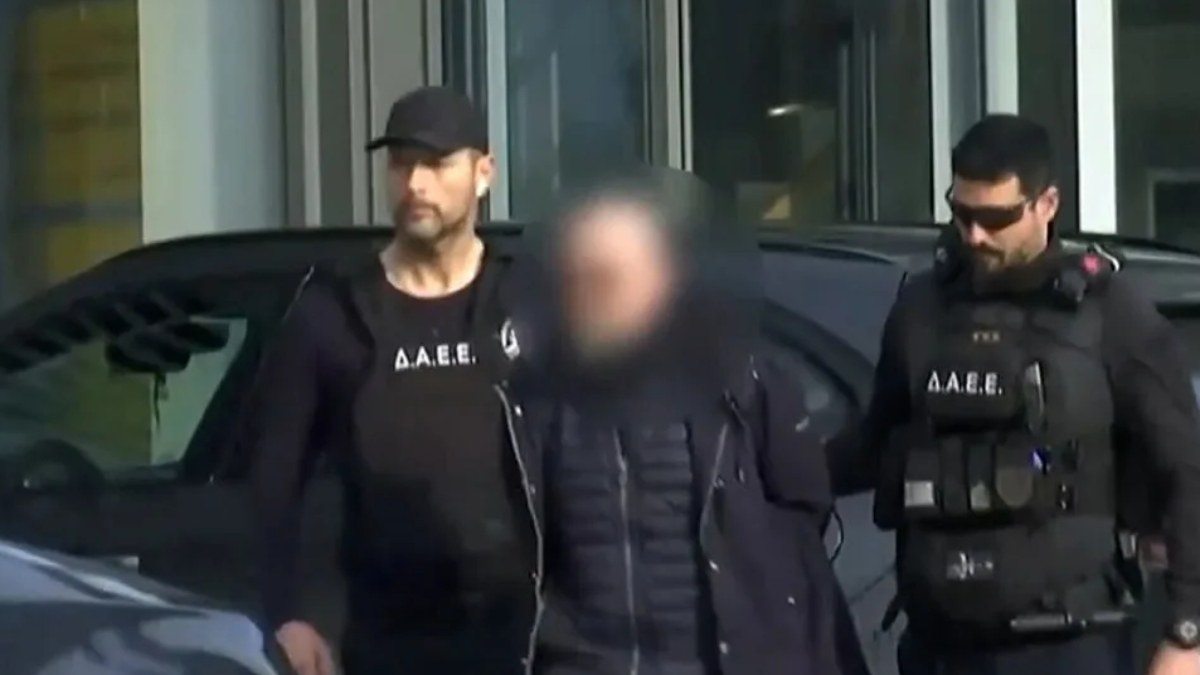Ο ιδιοκτήτης της Βιολάντα κρατείται με δύο εμπόρους ναρκωτικών στο ίδιο κελί! Πώς δέχτηκε την προφυλάκιση;
