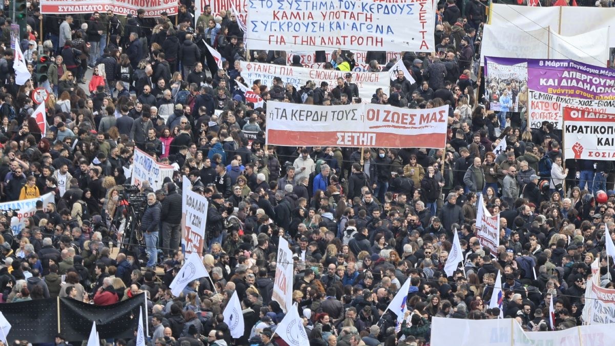 3 χρόνια Τέμπη: Μεγάλο συλλαλητήριο στην Αθήνα και πορείες σε όλη την Ελλάδα – Δείτε εικόνες και βίντεο
