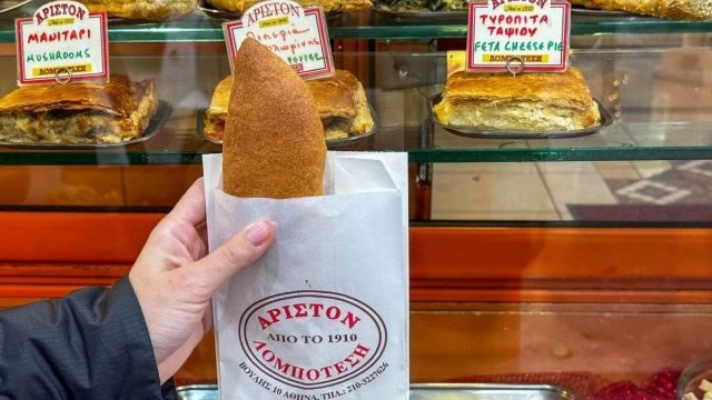 Άριστον: Η τυρόπιτα-θρύλος της οδού Βουλής που «ταΐζει» την Αθήνα από το 1906