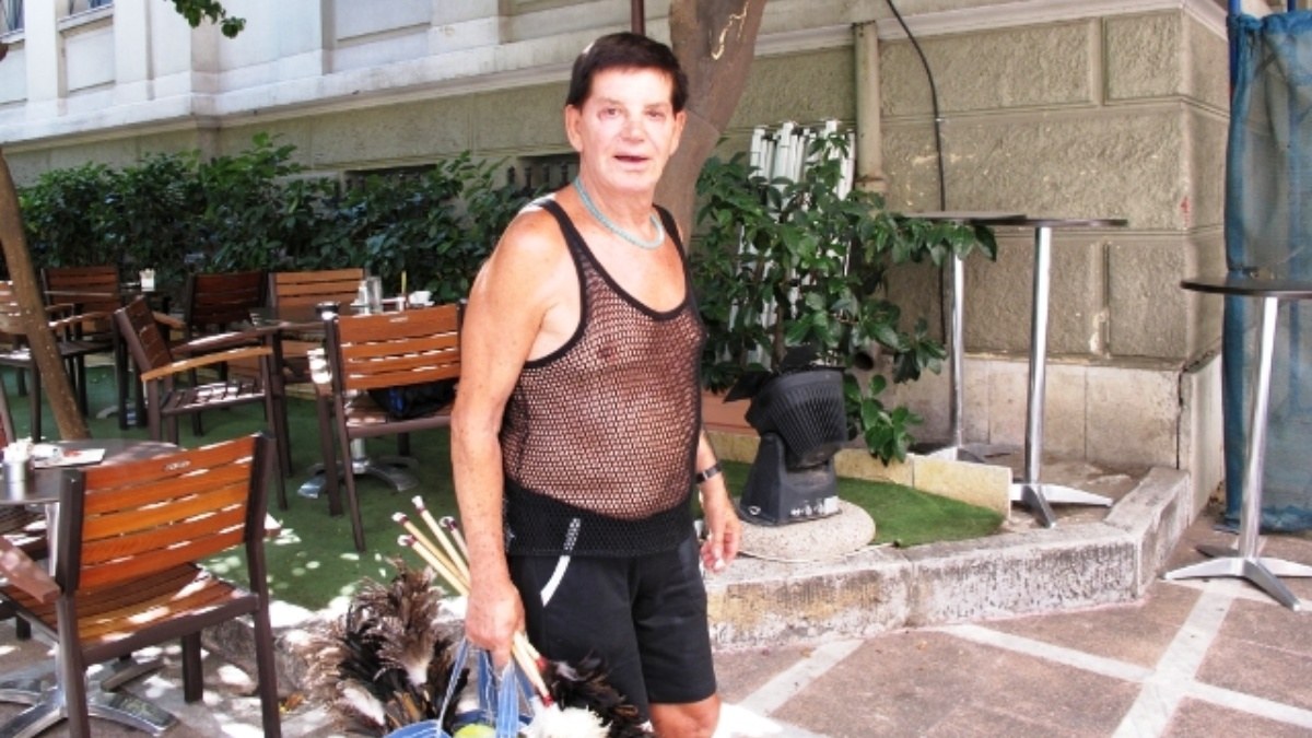 «Η Φτερού της Αθήνας»: Η αληθινή ιστορία της πιο cult φυσιογνωμίας της αστικής λαογραφίας