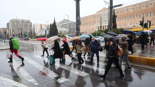 Καιρός σήμερα 19/3: Αφρικανική σκόνη και έντονη βροχόπτωση την Πέμπτη – Η πρόγνωση Αρνιακού και Ζιακοπούλου