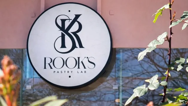 Rook’s Pastry Lab στην Καρδίτσα: Ένα «γλυκός» προορισμός στην καρδιά της πόλης