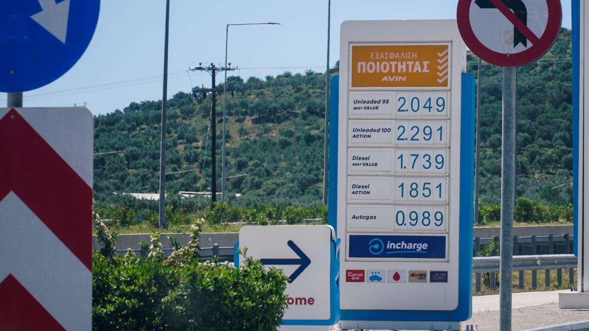 Τελειώνει η βενζίνη πριν καν έρθουν οι αυξήσεις