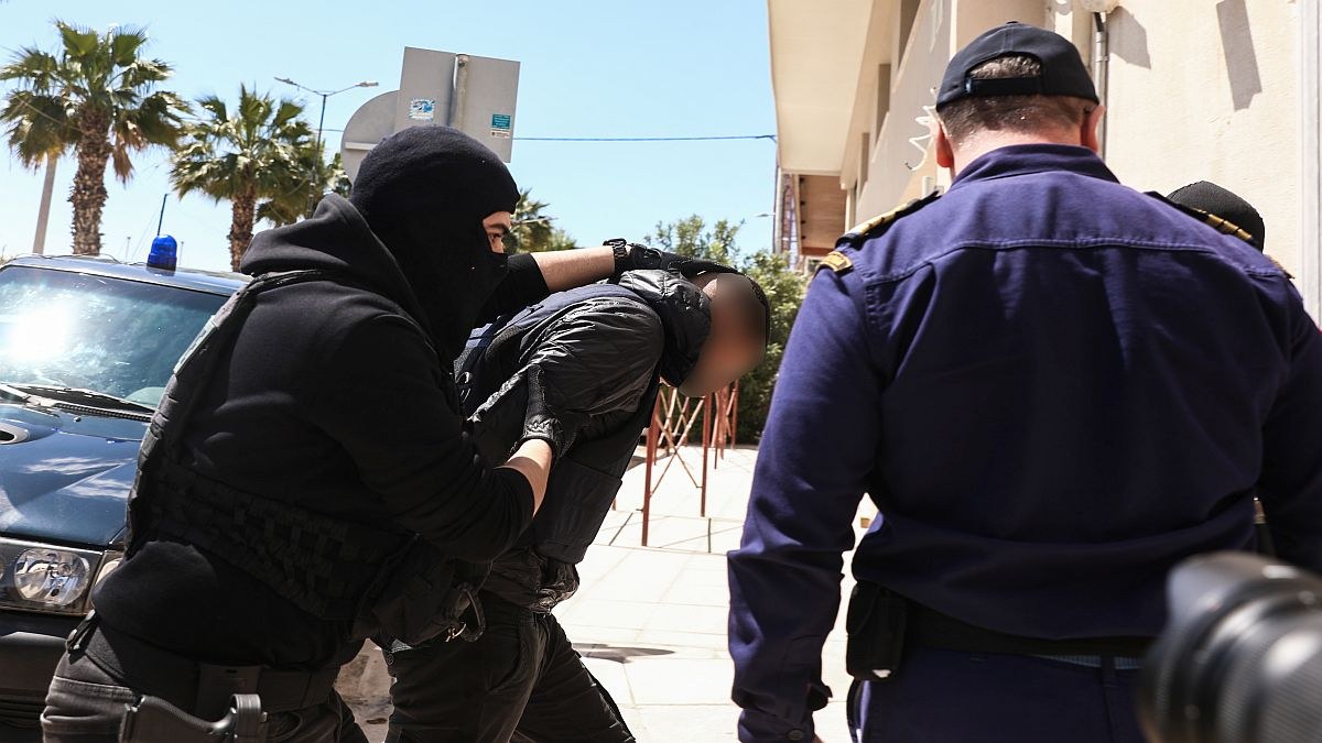 «Υπάρχει ανθρωποκτονία ενός παιδιού!»: Ξέσπασε ο πατέρας-αξιωματικός της ΕΛ.ΑΣ. στη δίκη για τον Άγιο Δημήτριο – Λυγμοί και λιποθυμίες στο εδώλιο