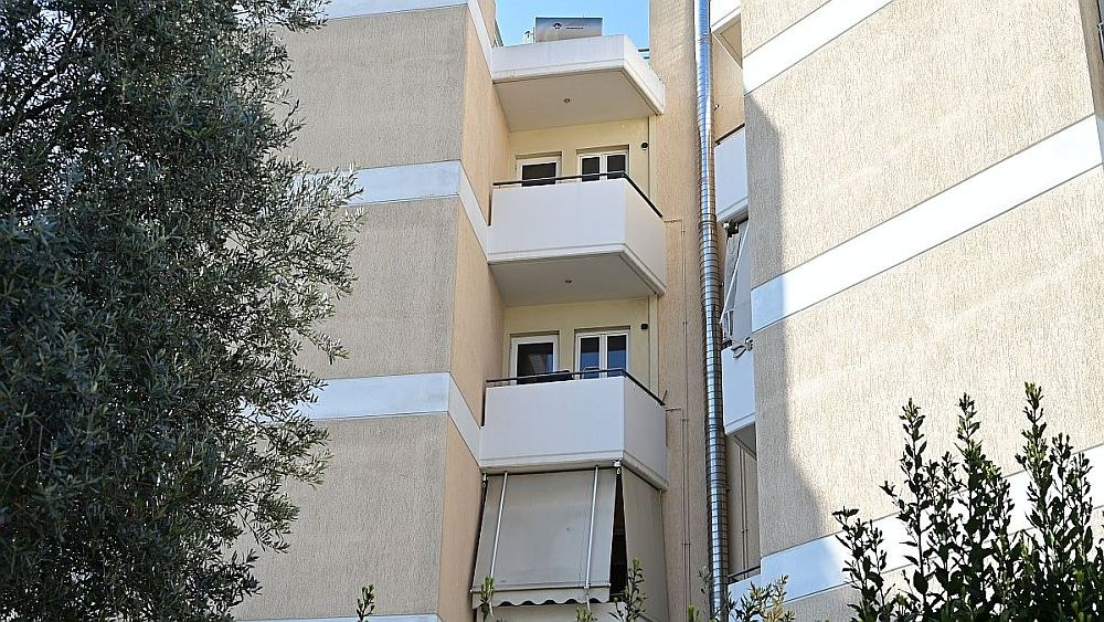 Θρίλερ στο Μαρούσι: Τι άκουσε η γειτόνισσα δευτερόλεπτα πριν η 27χρονη βρεθεί στο κενό – Η λέξη που «έκαψε» τον σύζυγο!