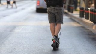 Κυψέλη: Μάχη για τον 15χρονο μετά από σοβαρό ατύχημα με ηλεκτρικό πατίνι – Νοσηλεύεται σε κρίσιμη κατάσταση