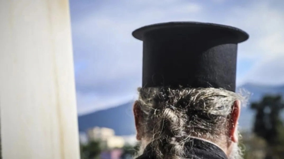 Κρήτη: Ιερέας πήγε να ψάλλει «Χριστός Ανέστη» αλλά έκανε Ανάσταση στα κρατητήρια – Τι συνέβη