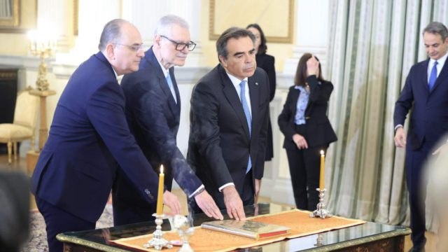 Προεδρικό Μέγαρο – Ανασχηματισμός: Ορκίστηκαν Μαργαρίτης Σχοινάς, Ευάγγελος Τουρνάς και Μακάριος Λαζαρίδης