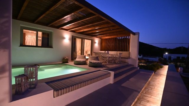 Pefki Luxury Suites: Το πιο ήσυχο luxury spot στην Τέλενδο που δύσκολα θα θες να μοιραστείς