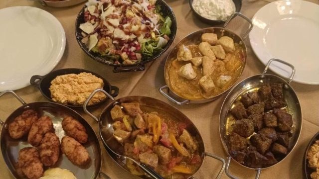 Ρακάτσι: Ολόκληρος δίσκος με 4 μεζέδες μόνο 14,20€ – Το εστιατόριο με τους φθηνούς μεζέδες στη Νέα Ιωνία