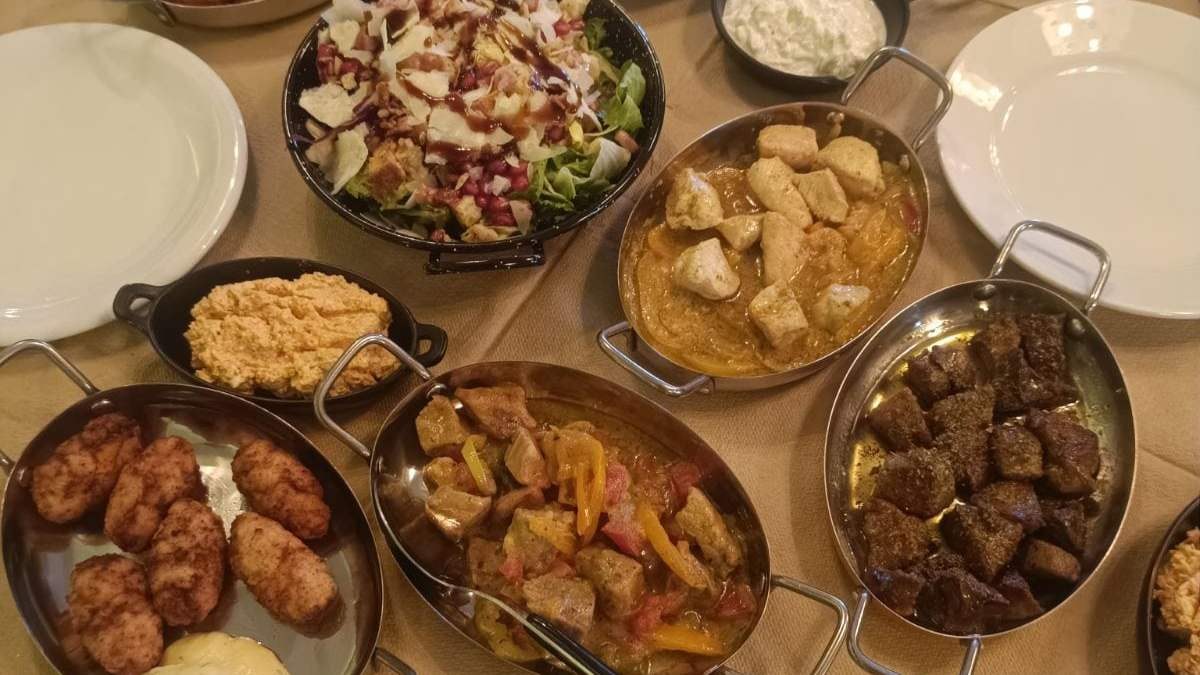 Ρακάτσι: Ολόκληρος δίσκος με 4 μεζέδες μόνο 14,20€ – Το εστιατόριο με τους φθηνούς μεζέδες στη Νέα Ιωνία