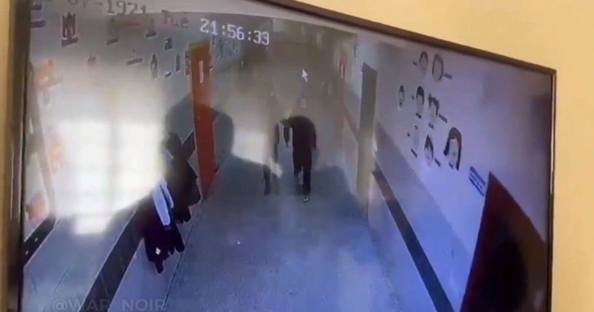 Σοκαριστικές εικόνες από τις κάμερες ασφαλείας καταγράφουν το μακελειό σε σχολείο που διαθέτει η Τουρκία.