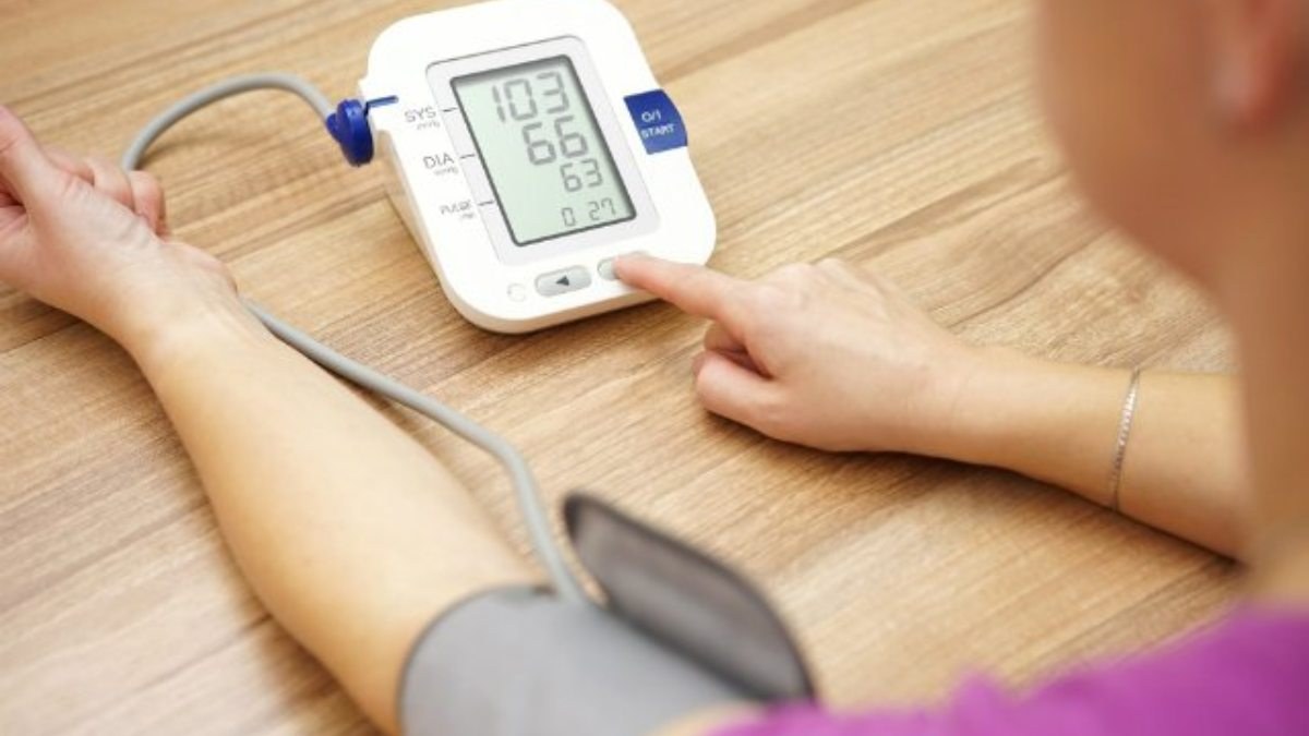 Είναι ακριβές το πιεσόμετρο στο σπίτι; – Τι δείχνει η επιστήμη και πώς να το ελέγξετε