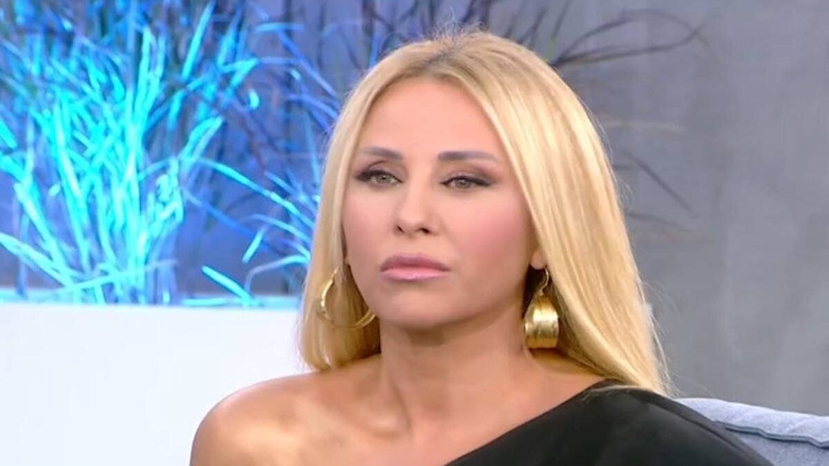 Ανησυχία για την υγεία της Γωγώς Μαστροκώστα