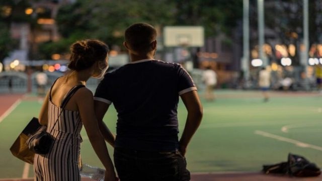 Το νέο trend της Gen Z είναι η αφοσίωση: Γιατί οι 20άρηδες γυρίζουν την πλάτη στα one night stands