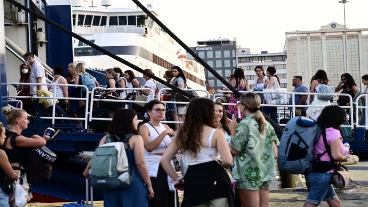 Η ακρίβεια αλλάζει τις διακοπές: Στροφή σε πιο φθηνούς προορισμούς