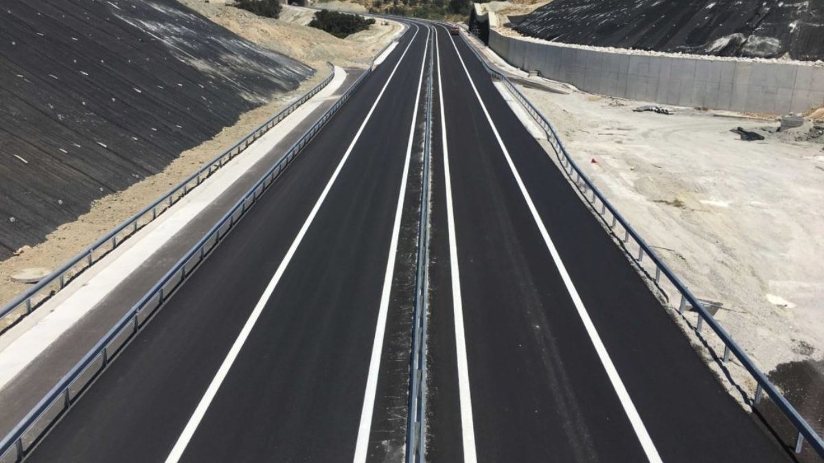 Σκάνδαλο με ποινική ρήτρα-μαμούθ: Πρόστιμο 125 εκατ. ευρώ στο ελληνικό δημόσιο για οδικό έργο στην Κρήτη που δεν ξεκίνησε
