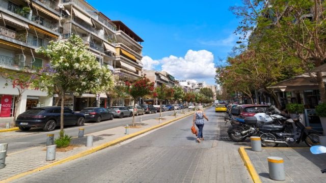 Συναγερμός στην Αττική από τη μυστηριώδη δυσοσμία: Τα δύο σενάρια που εξετάζουν οι ειδικοί – «Στον Σαρωνικό εντοπίζεται η πηγή»