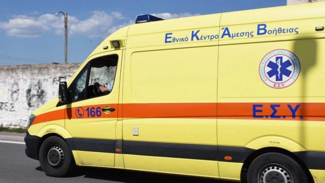 Τροχαίο-σοκ στον Λαγανά: Δίνει μάχη για τη ζωή της 20χρονη τουρίστρια – Μετά από παράσυρση με δίκυκλο