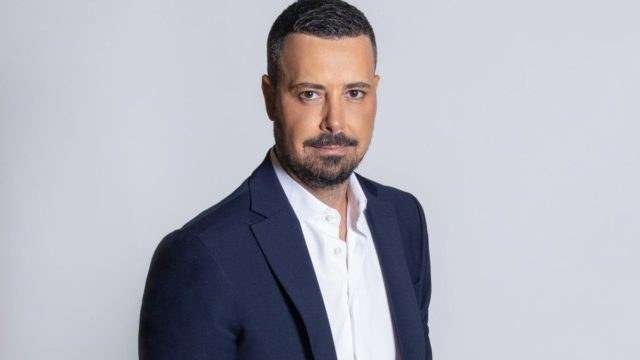 Πέτρος Κουσουλός: Το αυτοάνοσο νόσημα και η μάχη με το στρες – Τι είναι η γυροειδής λειχήνα