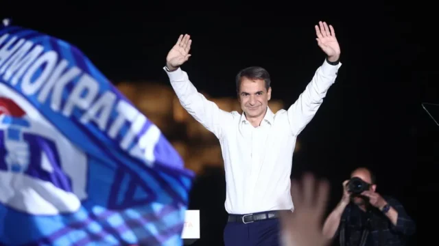 Ο τέλειος διάδοχος του Μητσοτάκη στην ηγεσία της Νέας Δημοκρατίας: Βγαίνει στα social media φτιάχνοντας κλίμα αλλαγής