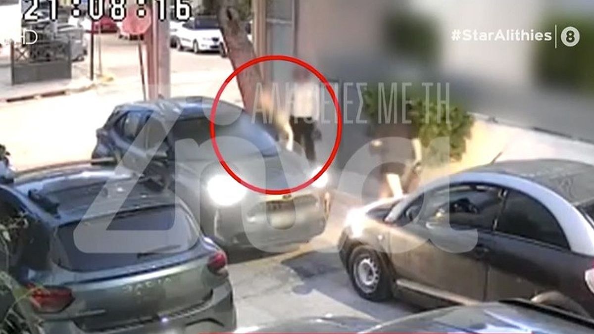 Αδιανόητη επίθεση στο Ίλιον: Οδηγός χτύπησε γυναίκα μέσα στο αυτοκίνητό της