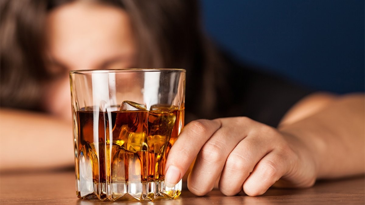 Γιατί ακόμη και η μέτρια κατανάλωση αλκοόλ δεν προσφέρει κανένα όφελος