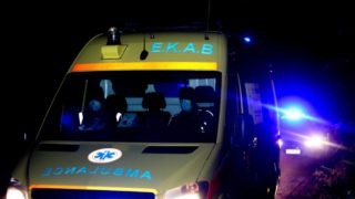 Θρίλερ στην Ποσειδώνος: Αυτοκίνητο «καρφώθηκε» στα κιγκλιδώματα και ανετράπη – Πέντε τραυματίες, σοβαρά οι τέσσερις