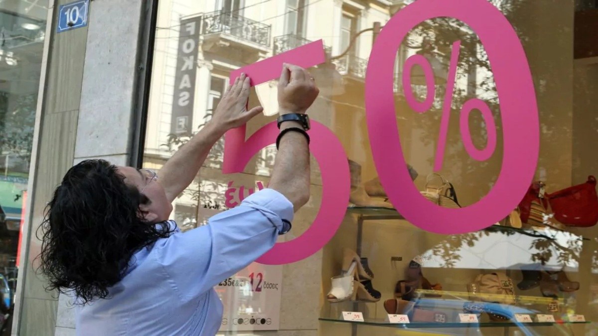 Αντίστροφη μέτρηση για τις θερινές εκπτώσεις