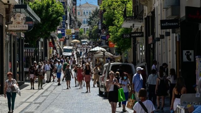 Θερινές εκπτώσεις 2026: Η αγορά μπαίνει σε ρυθμούς προσφορών – Ανοιχτά τα μαγαζιά την Κυριακή