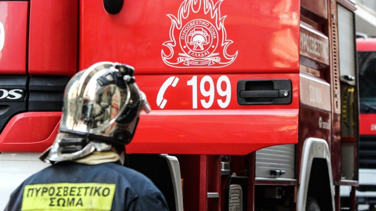 Αμφιλοχία: Ένας τραυματίας από τη μεγάλη φωτιά που ξέσπασε σε μηχανοστάσιο γιοτ