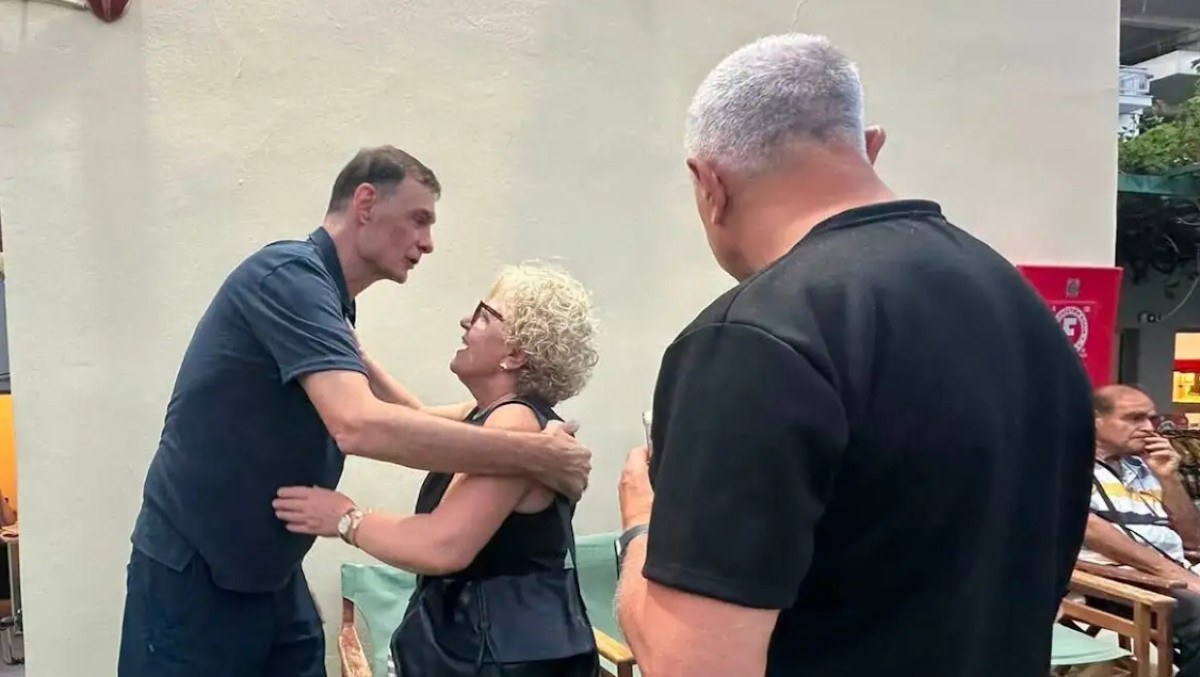 Η συνάντηση του Γιώργου Μπαρτζώκα με τη Μάγδα Φύσσα