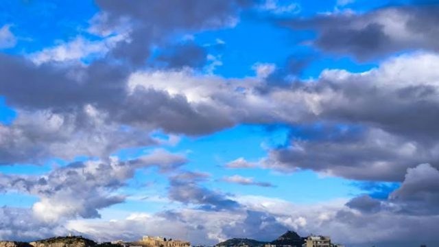 Καιρός 4/7: Άστατος με αυξημένες νεφώσεις – Τι λένε οι Σούζη – Μάλεση