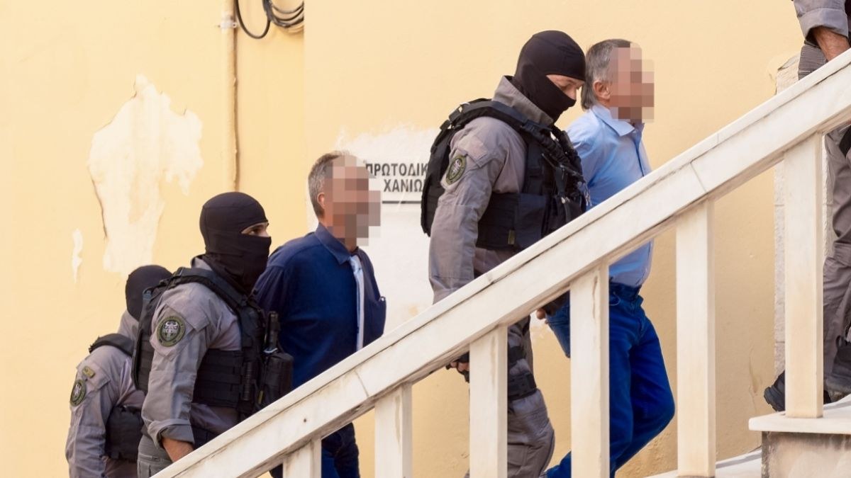 Μαφία της Κρήτης: Πώς διαφήμιζε το παράνομο οπλοστάσιό της μέσω SMS και WhatsApp