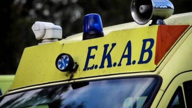 Σοβαρό τροχαίο στη Ναύπακτο: Προστατευτική μπάρα διαπέρασε Ι.Χ. μετά από σφοδρή πρόσκρουση – Δύο τραυματίες
