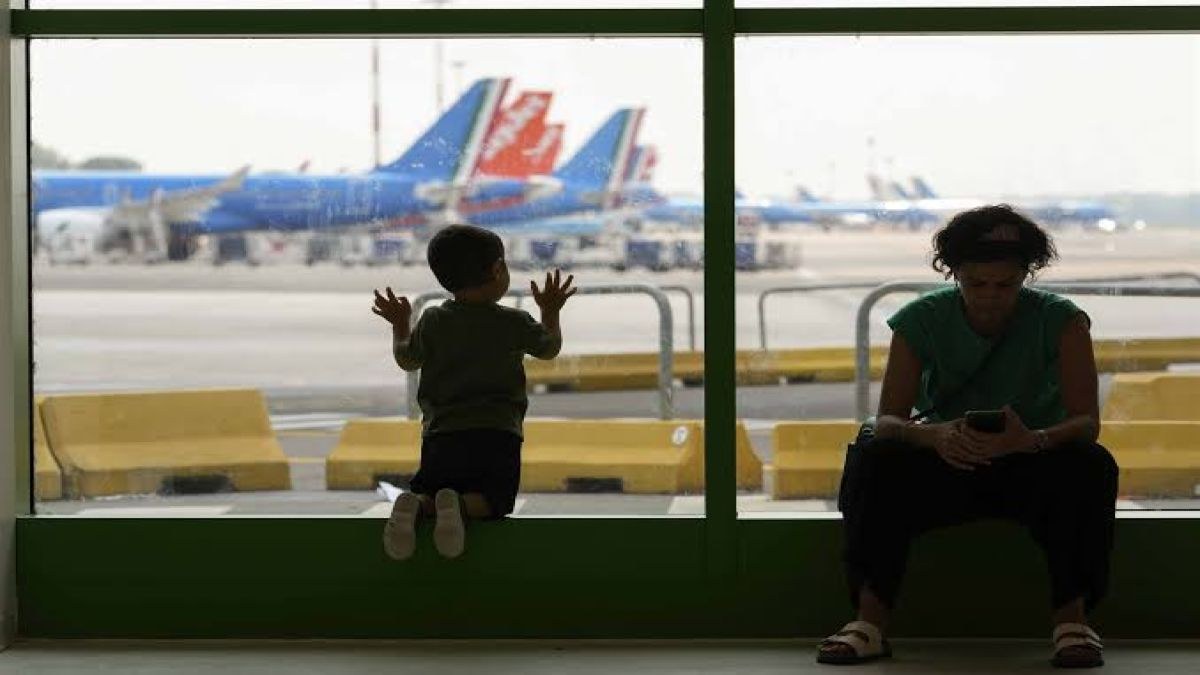 Ταξιδιώτες σε απόγνωση: Συνεχείς καθυστερήσεις σε αφίξεις και αναχωρήσεις