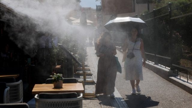 Καιρός σήμερα 21/7: Στο «κόκκινο» ο καύσωνας – Οι περιοχές με θερμοκρασίες έως 43°C σύμφωνα με Μάλεση και Ζιακοπούλου