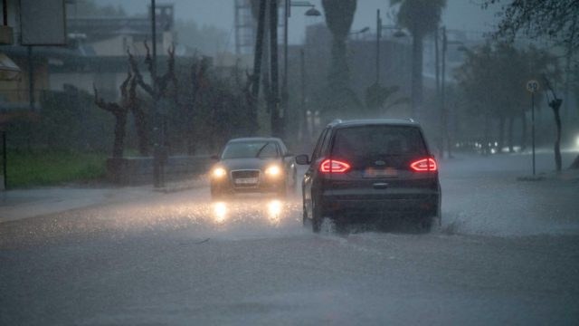 Συναγερμός 112 στην Εύβοια: Έκτακτη ειδοποίηση Πολιτικής Προστασίας «Περιορίστε τις μετακινήσεις σας»