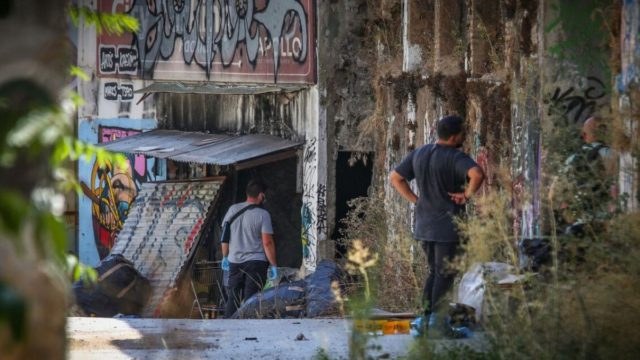 Κυψέλη: Η σορός ήταν τυλιγμένη σε υφασμάτινη θήκη ρούχων – Ο γρίφος της άγνωστης γυναίκας