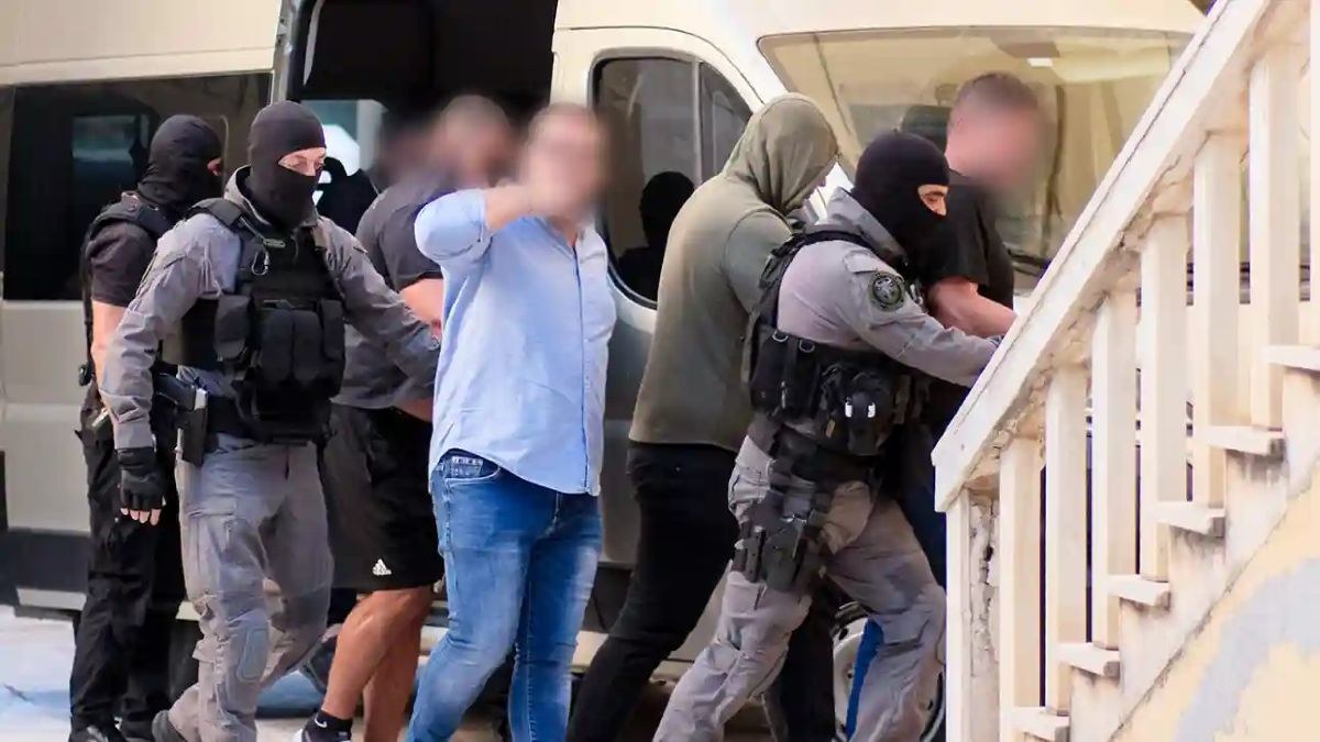 Συλλήψεις στα Χανιά: Ιατροδικαστής και τοξικολόγος στο επίκεντρο έρευνας για αλλοίωση εκθέσεων
