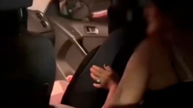 «Πιάστηκαν» στα πράσα σε πάρκινγκ εμπορικού κέντρου – Viral το βίντεο με παράνομο ζευγάρι που προκάλεσε αντιδράσεις