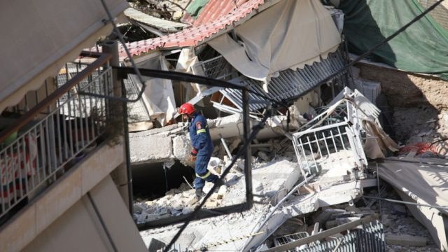 «Μπλόκο» στις έρευνες για την κατάρρευση στα Πετράλωνα – Γιατί δεν ξεκινά η πραγματογνωμοσύνη