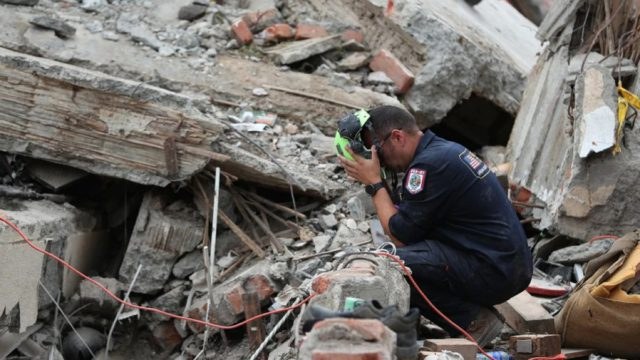 Κολομβία: Σβήνουν οι ελπίδες για επιζώντες, αλλά οι διασώστες συνεχίζουν τις έρευνες