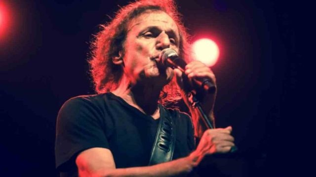 Βασίλης Παπακωνσταντίνου: «Έσπασε» τη σιωπή του μετά τη νοσηλεία του – «Χρειάζομαι λίγη ηρεμία»
