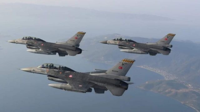 Νέες τουρκικές προκλήσεις στο Αιγαίο: 7 παραβιάσεις του εθνικού εναέριου χώρου και 5 παραβάσεις των κανόνων πτήσης