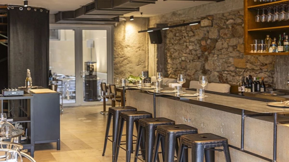 Méthe: Το νέο wine bar του Πειραιά που αξίζει να γνωρίσεις