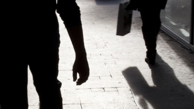 Θεσσαλονίκη: Έγινε η «σκιά» της μετά τον χωρισμό – 8 μήνες φυλάκιση για επίμονη παρακολούθηση