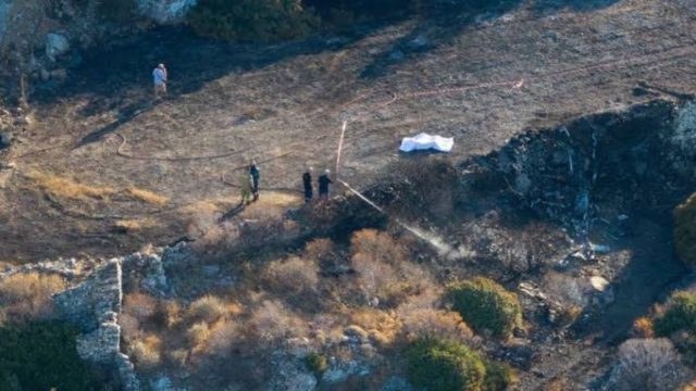 «Ακούσαμε έναν περίεργο θόρυβο και μετά έπεσε»: Αυτόπτες μάρτυρες περιγράφουν τη συντριβή στη Σίφνο