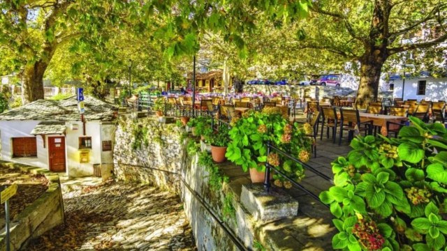 3 μικρές αποδράσεις για τον Σεπτέμβρη: Βουνό, χωριά και φύση λίγο πριν μπει για τα καλά το φθινόπωρο