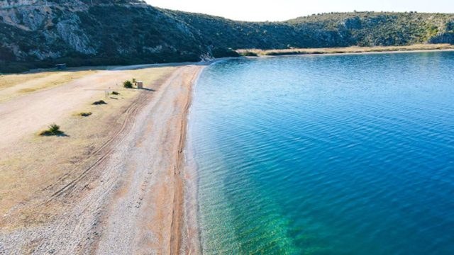 Οι παραλίες του Αγίου Νικολάου: Κρυστάλλινα νερά, χρυσή άμμος και κρυφές γωνιές στην Κρήτη